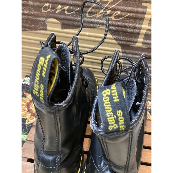 Dr. Martens Airwair Original Smooth Leather Black Boots #11821 Made In England 7 - Picture 9 of 16